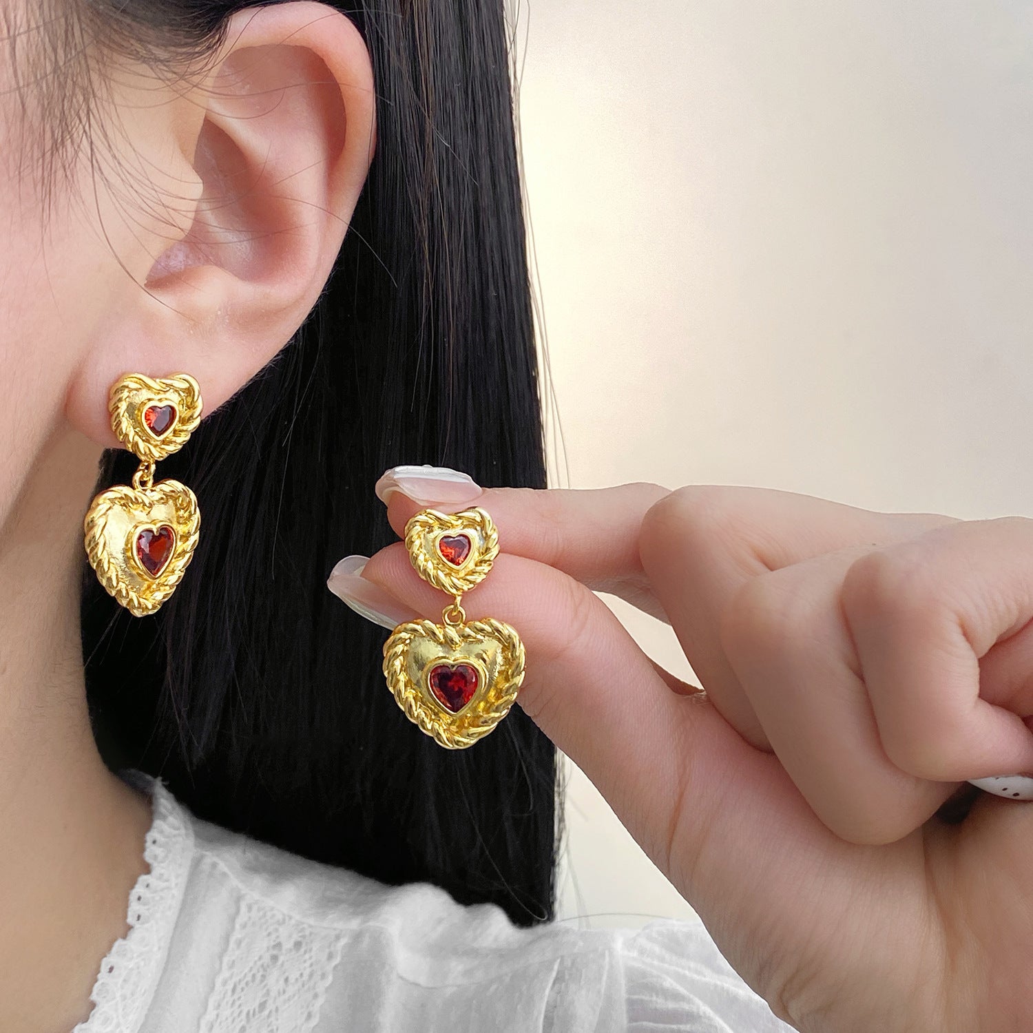 Versatile Earrings With A Sense Of Premium And Light Luxury