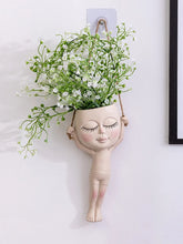 Jarrón creativo decorativo de muñeca gimnasta.